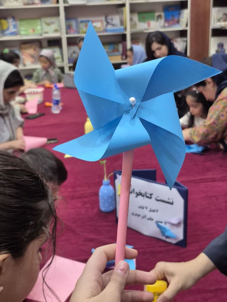 با هدف ترویج فرهنگ مطالعه در خانواده؛ اجرای پویش خلاقانه «چهار فصل، چهار فصل» در مرکز پارک گلها برگزار شد