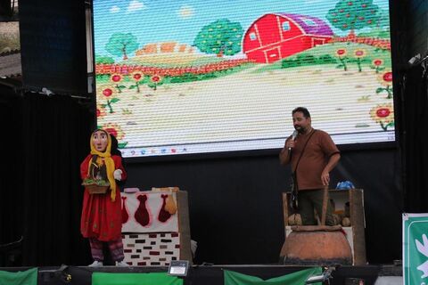 نخستین اجرای تماشاخانه سیار کانون پرورش فکری کودکان و نوجوانان در روستای تیرتاش گلوگاه