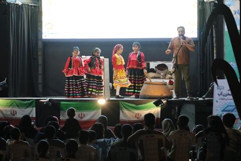 سومین اجرای تماشاخانه سیار کانون پرورش فکری کودکان و نوجوانان در روستای حسین آباد بهشهر