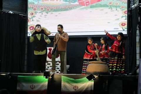 سومین اجرای تماشاخانه سیار کانون پرورش فکری کودکان و نوجوانان در روستای حسین آباد بهشهر