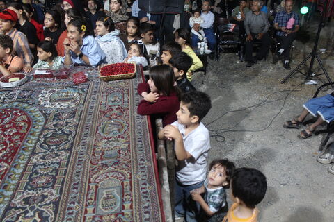 تماشاخانه سیار در جشنواره زغال‌اخته‌ شهرستان کلیبر