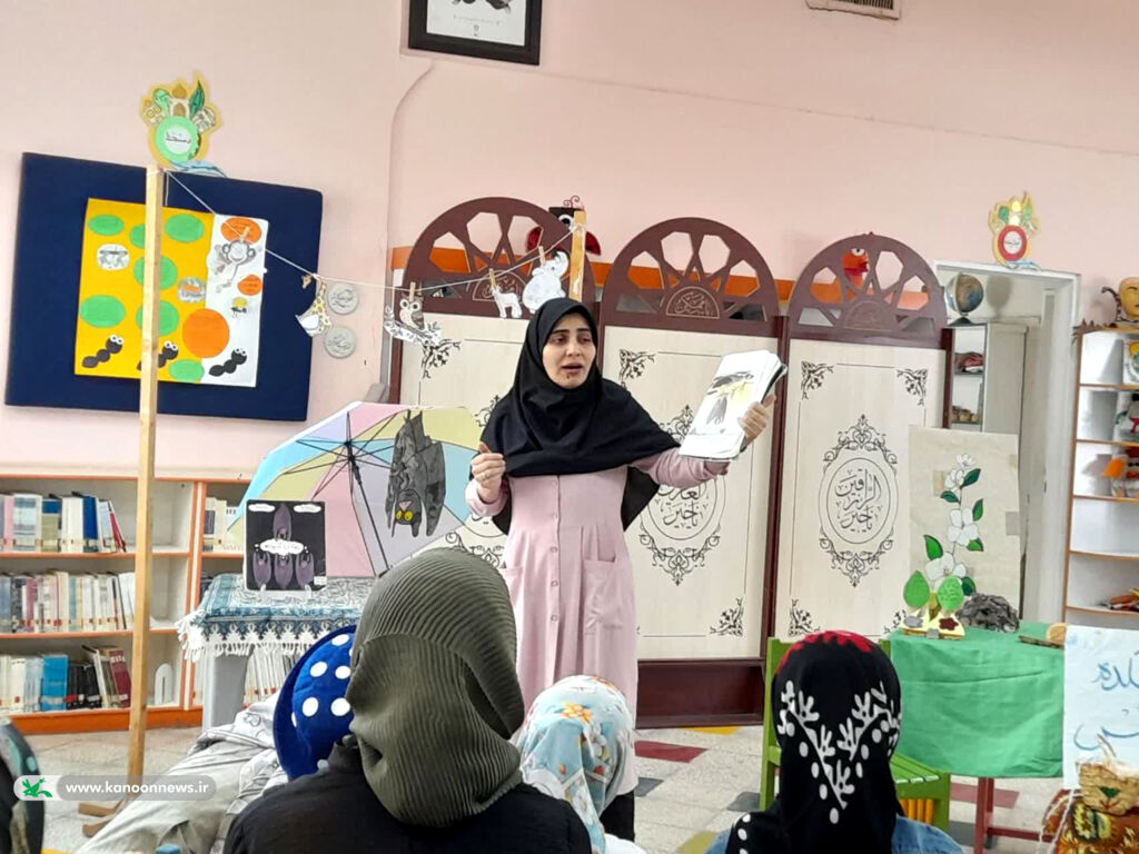 نقد و بررسی کتاب «خفاش دیوانه» همراه با مادران اعضای مرکز فرهنگی هنری شماره ۳ کانون قم برگزار شد