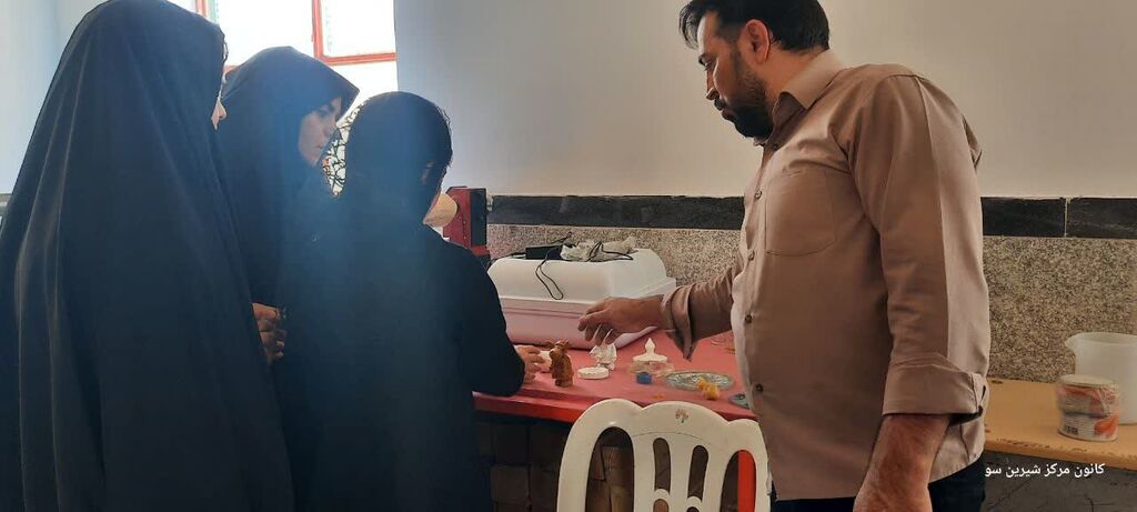 از «پرواز جوجه‌ها» تا بازدید از «کارگاه صنایع دستی» در مراکز کانون همدان