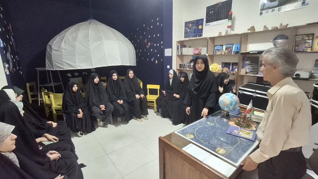 از «پرواز جوجه‌ها» تا بازدید از «کارگاه صنایع دستی» در مراکز کانون همدان