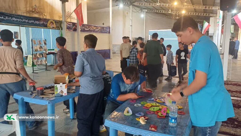 برپایی غرفه کانون در یادواره شهدای عملیات رمضان با برنامههای فرهنگی