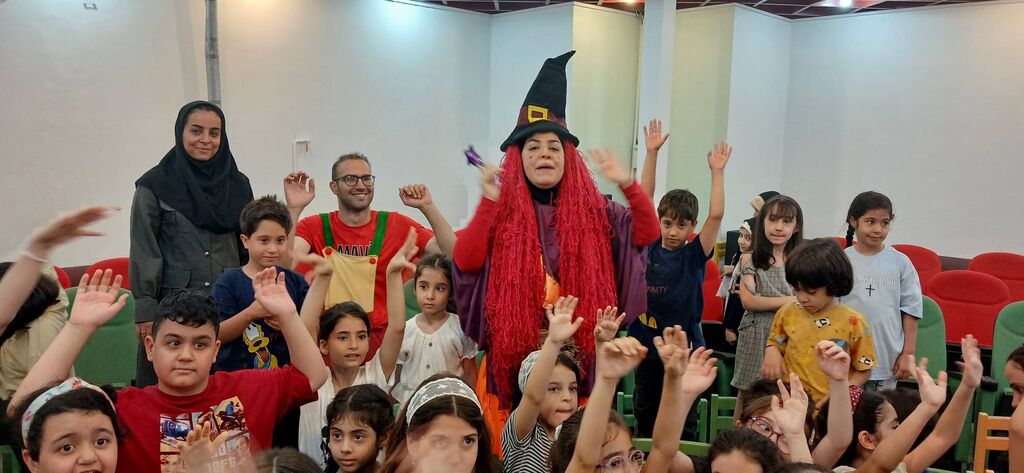 نمایش عروسکی «جادوگر کوچولو» در مرکز ۲۱