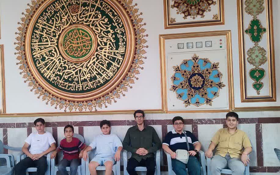 اعضای مرکز شماره ۲ کانون کرمانشاه از مسجد جامع شافعی بازدید کردند