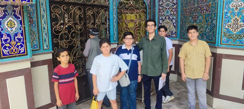 اعضای مرکز شماره ۲ کانون کرمانشاه از مسجد جامع شافعی بازدید کردند