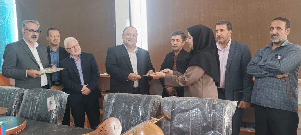 مدیرکل فرهنگ و ارشاد اسلامی استان کرمانشاه از کانون ثلاث باباجانی بازدید کرد