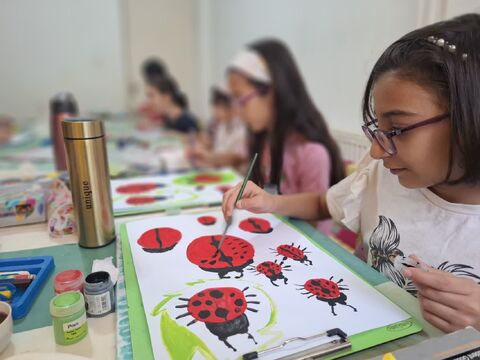 کلاس نقاشی خلاق کانون جایی برای ظهور خلاقیت
