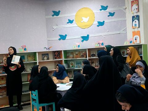 سومین دوره آموزش «راهبردهای تربیت و یادگیری» برای مربیان پیش‌دبستانی هرمزگان در قاب دوربین
