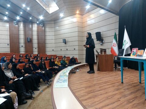 سومین دوره آموزش «راهبردهای تربیت و یادگیری» برای مربیان پیش‌دبستانی هرمزگان در قاب دوربین
