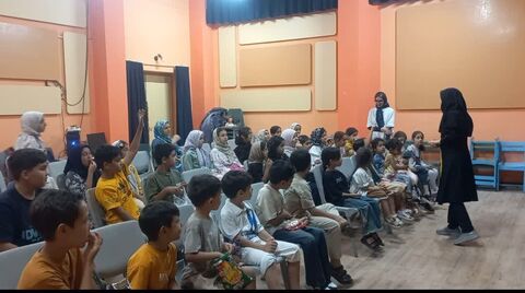 نمایش «مترسک ترسو» کاری از اعضای مرکز فرهنگی نقاب روی صحنه رفت
