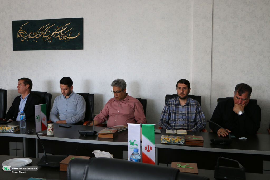 تأکید مدیرکل کانون سمنان بر تقویت نقاط قوت سازمانی در نشست شورای اداری ستاد