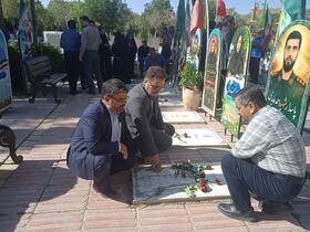 حضور پرشور خانواده کانون استان مرکزی در آیین عطرافشانی قبور مطهر شهدای اراک