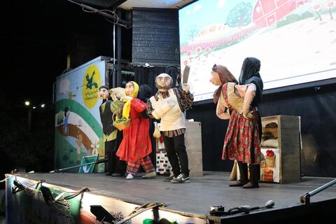 چهاردهمین اجرای تماشاخانه سیار کانون پرورش فکری کودکان و نوجوانان در روستای فرم فریدونکنار