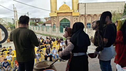 پانزدهمین اجرای تماشاخانه سیار کانون پرورش فکری کودکان و نوجوانان در روستای سیاهرودسر محمودآباد