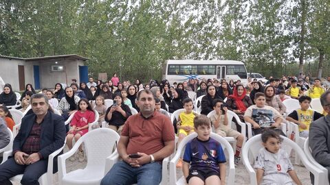 شانزدهمین اجرای تماشاخانه سیار کانون پرورش فکری کودکان و نوجوانان در روستای آزادمون محمودآباد