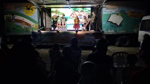 هفدهمین اجرای تماشاخانه سیار کانون پرورش فکری کودکان و نوجوانان در روستای خشت‌سر محمودآباد