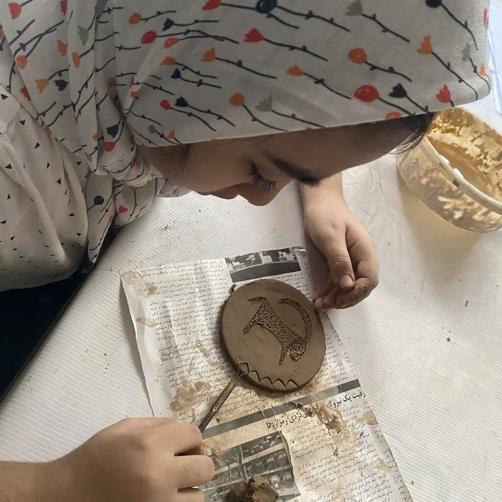 تجلی نقوش کهن در دست کودکان شاهرود