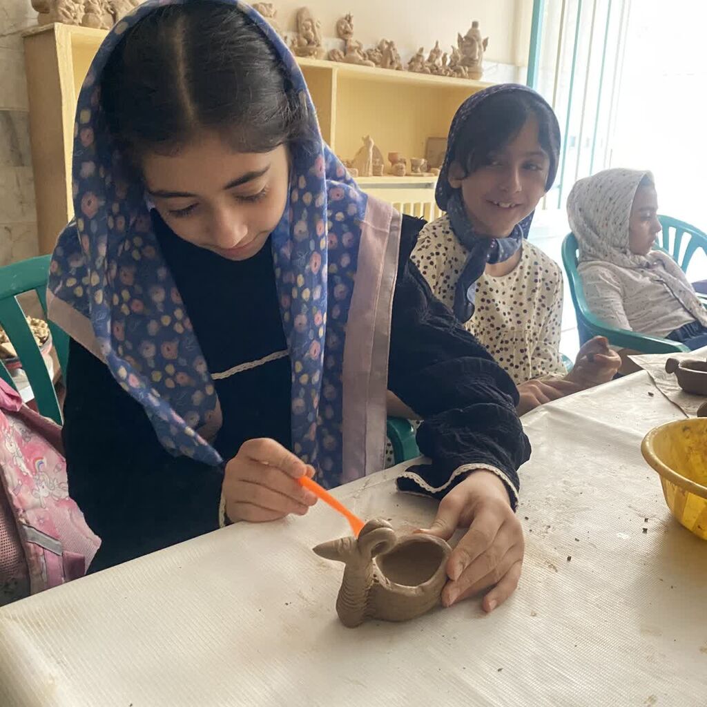 تجلی نقوش کهن در دست کودکان شاهرود