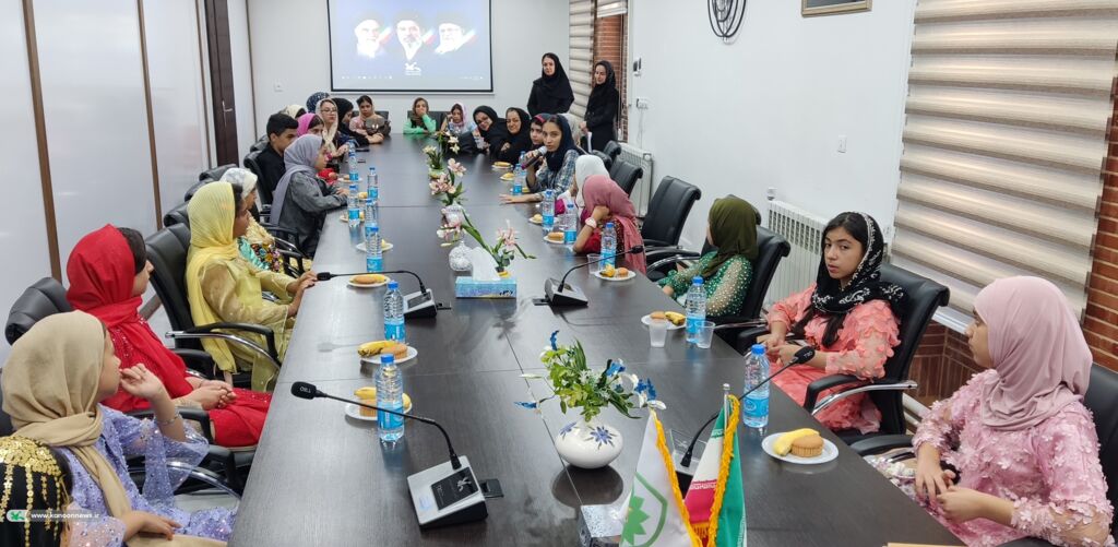 حضور معاون فرهنگی در شورای فرهنگی کانون کردستان و دیدار با خانواده شهدا و کانونیاران