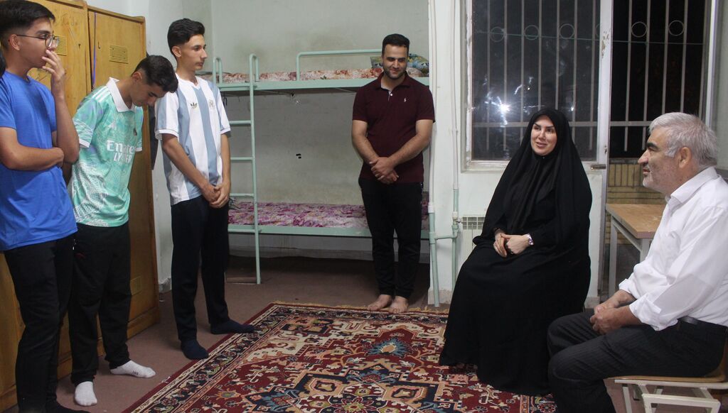 دیدار مدیرکل کانون و فعالان فرهنگی تبریز با کودکان و نوجوانان ۶ استان کشور