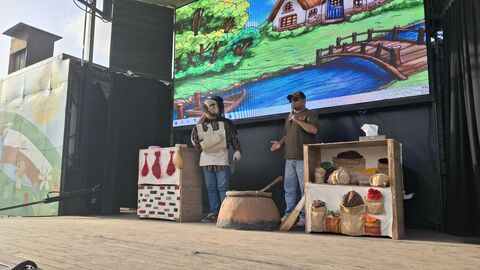 بیست و چهارمین اجرای تماشاخانه سیار کانون پرورش فکری کودکان و نوجوانان در روستای مازوپشته، چالوس
