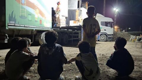 بیست و پنجمین اجرای تماشاخانه سیار کانون پرورش فکری کودکان و نوجوانان در روستای تجن‌کلا ، چالوس