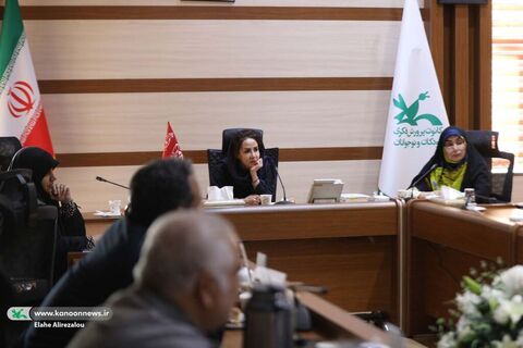 دهمین نشست انجمن شعر برگ