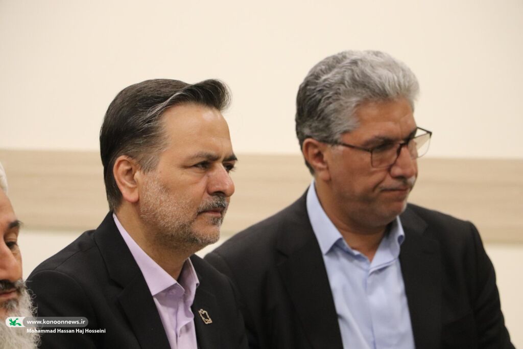 ثمره آموزش نوجوانان «قاف» را در قامت شاعران بزرگ خواهیم دید