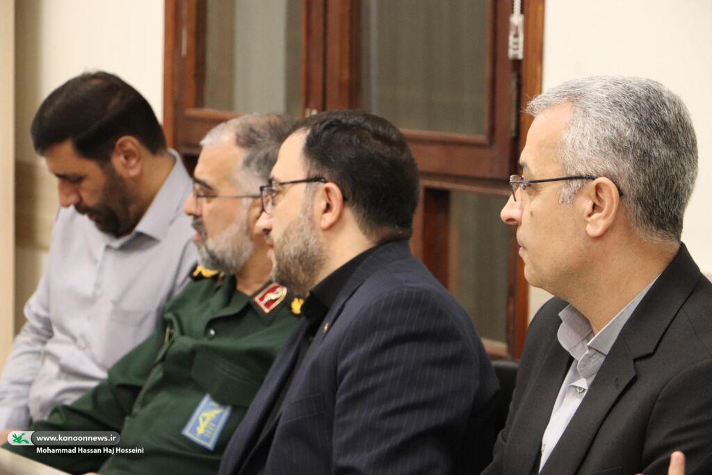 ثمره آموزش نوجوانان «قاف» را در قامت شاعران بزرگ خواهیم دید