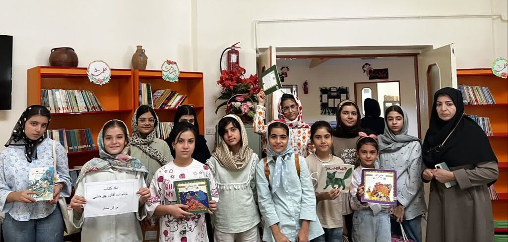 کرمانشاه. سنقر. پویش کتاب برگزاری نشست معرفی و نقد کتاب «خانواده آقای چرخشی» در کانون سنقر