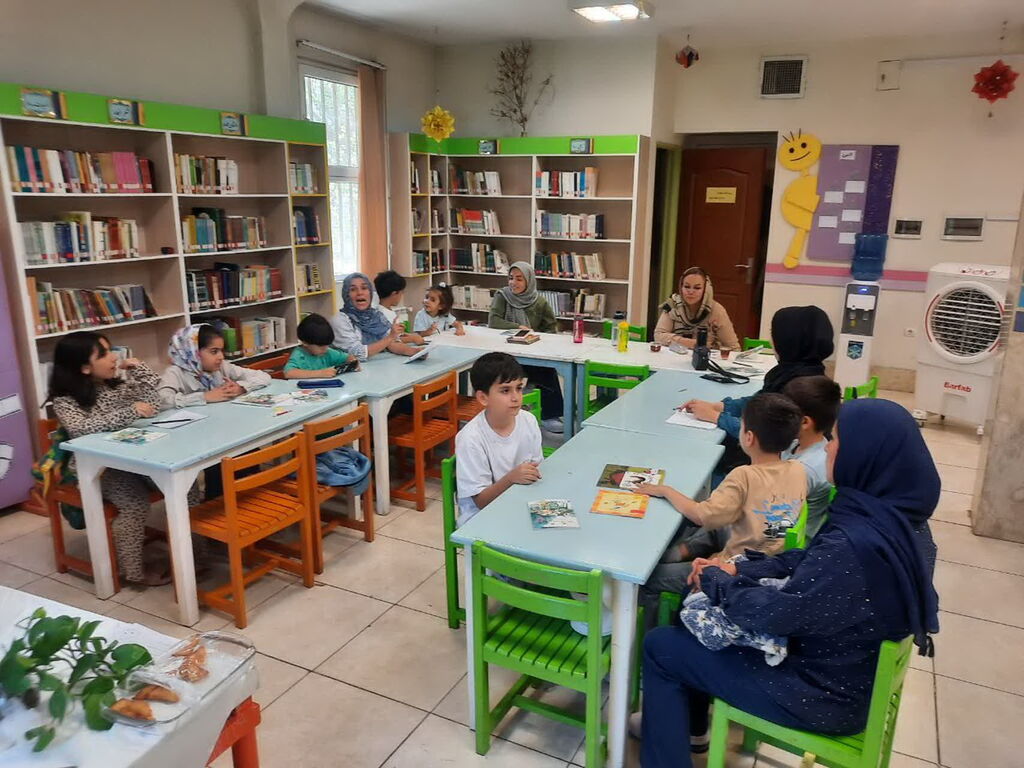 برگزاری نشست باشگاه کتاب‌خوانی والدین و اعضا در مرکز ۳۱