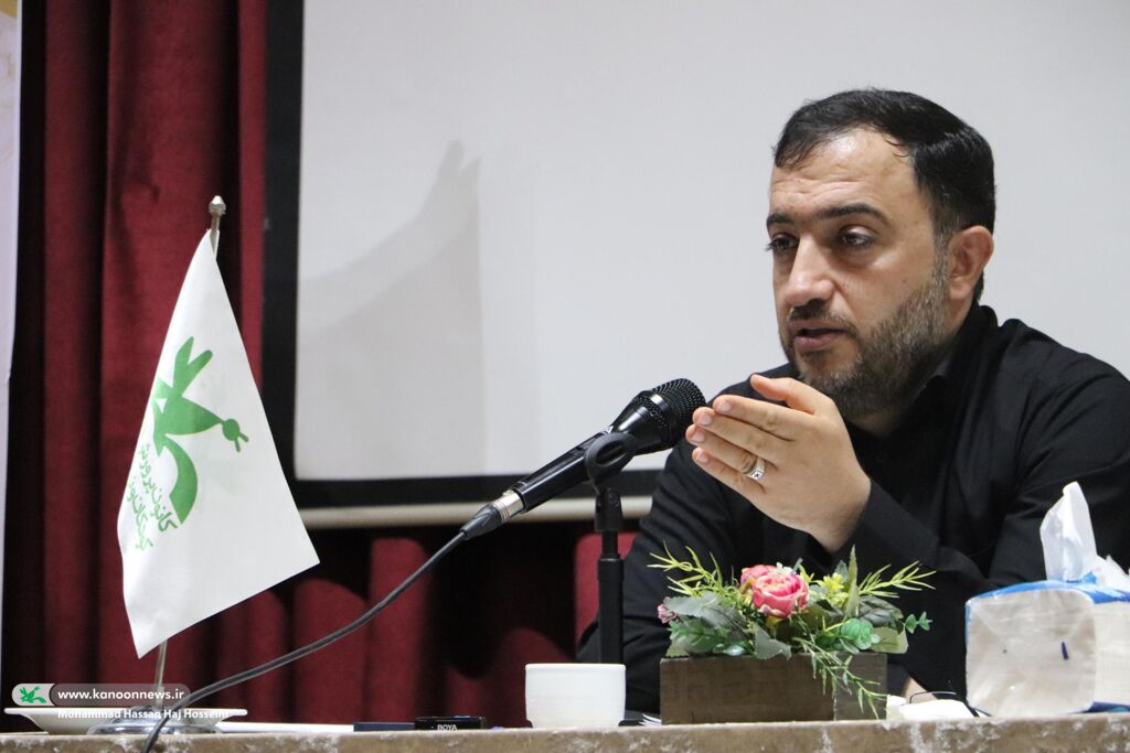 نشست صمیمانه اعضای «قاف» با مدیرعامل کانون