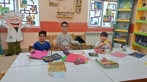 تنور گرم تابستان در کانون استان اصفهان؛ از «یک فنجان کتاب» تا سفر به دنیای شگفت‌انگیز حشرات