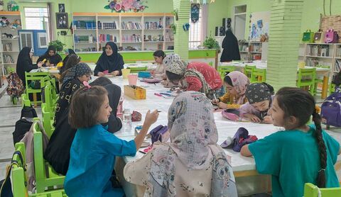 تنور گرم تابستان در کانون استان اصفهان؛ از «یک فنجان کتاب» تا سفر به دنیای شگفت‌انگیز حشرات