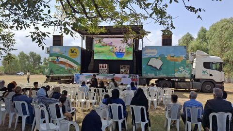 بیست و ششمین اجرای تماشاخانه سیار کانون پرورش فکری کودکان و نوجوانان در روستای کترا، نشتارود