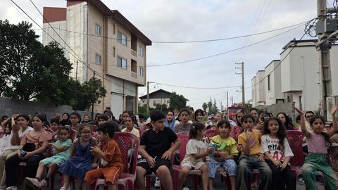 بیست و هفتمین اجرای تماشاخانه سیار کانون پرورش فکری کودکان و نوجوانان در روستای نعمت‌آباد، تنکابن