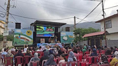بیست و هفتمین اجرای تماشاخانه سیار کانون پرورش فکری کودکان و نوجوانان در روستای نعمت‌آباد، تنکابن