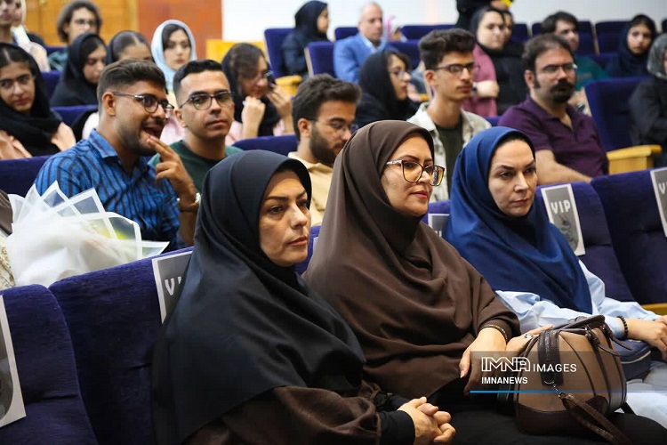وقتی هنر به آسمان رسید؛ درخشش اعضای کانون علوم و فناوری‌های نوین اصفهان در جشنواره ملی نجوم ادیب