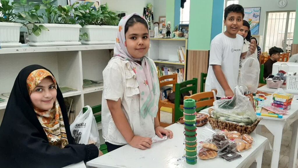 بازارچه «بُنَک» با عرضه محصولات کودکان و نوجوانان کارآفرین در مرکز هشتگرد