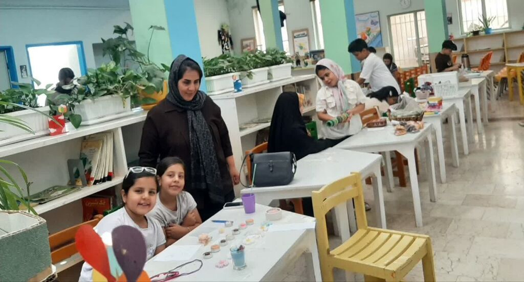 بازارچه «بُنَک» با عرضه محصولات کودکان و نوجوانان کارآفرین در مرکز هشتگرد