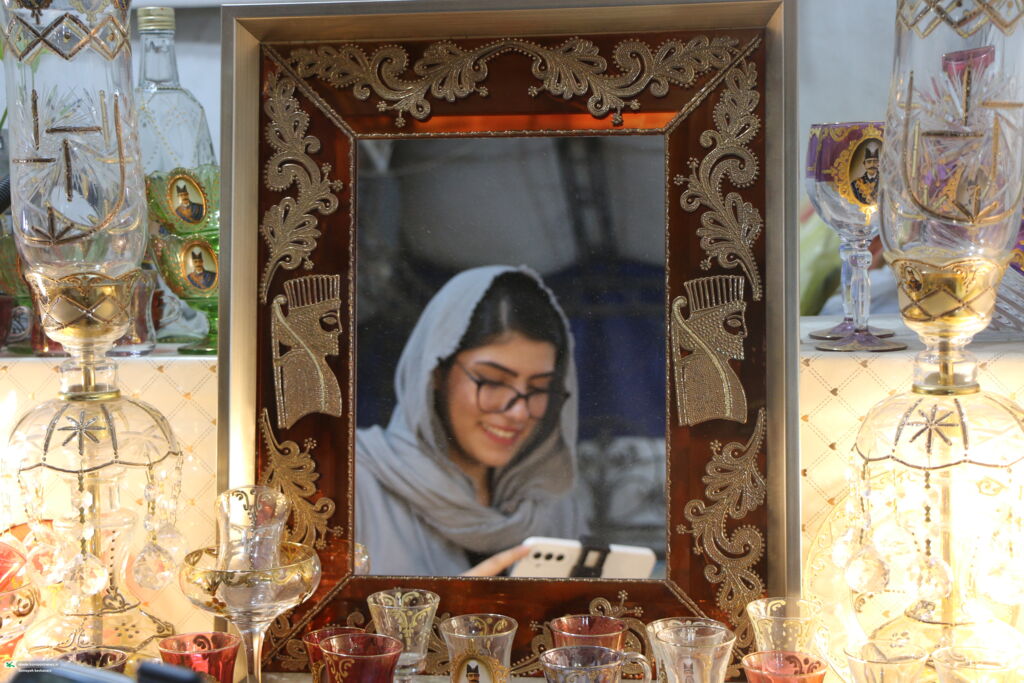 گامی برای تبدیل تلفن همراه به دریچهای رو به هنر