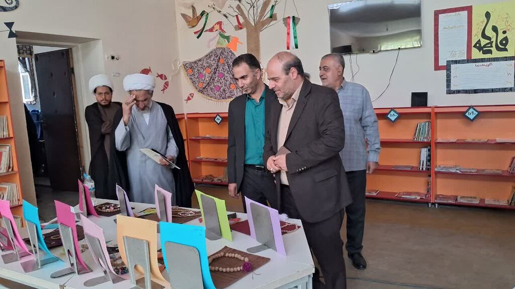 نمایشگاه هنرهای تجسمی با موضوع نماز در مرکز کنگاور