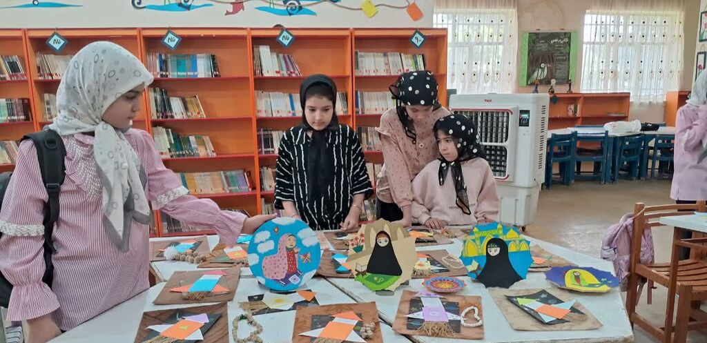 نمایشگاه هنرهای تجسمی با موضوع نماز در مرکز کنگاور