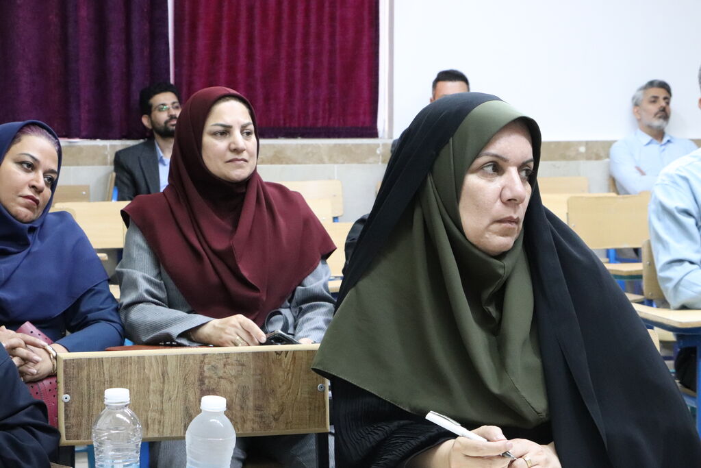 نشست تبیینی مدیر دفتر مرکزی حراست کانون با کارکنان گلستان