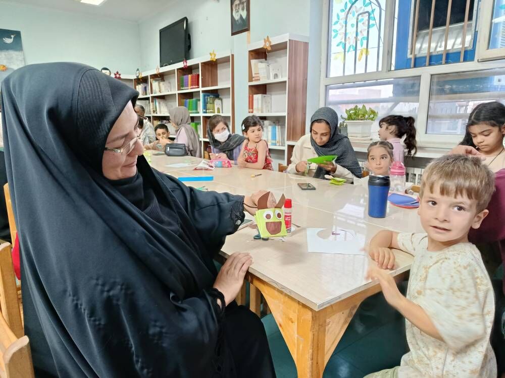 جشن پایان کارگاه «نمایش خلاق نوباوه» مجتمع سمنان با حضور پرشور والدین