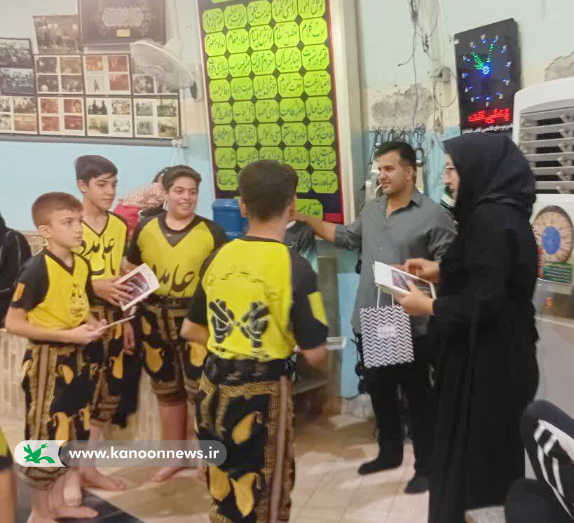 اعضای پسر مرکز فرهنگی هنری بافق از زورخانه بازدید کردند