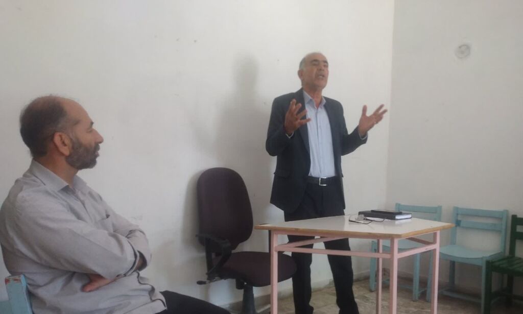 نشست همگامی والدین و مربیان در کانون گیلانغرب